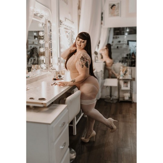 ЭШЛИ - ВЫСОКАЯ ТАЛИЯ - БЕЛЫЙ